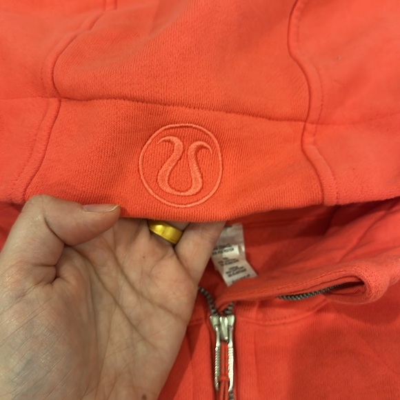 Lululemon cropped scuba hoodie LIPGLOSS - Picture 2 of 3